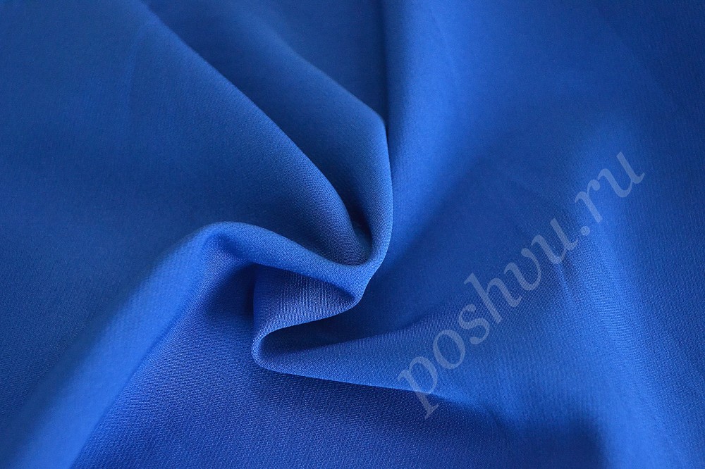 Плательная ткань ярко-синего цвета
