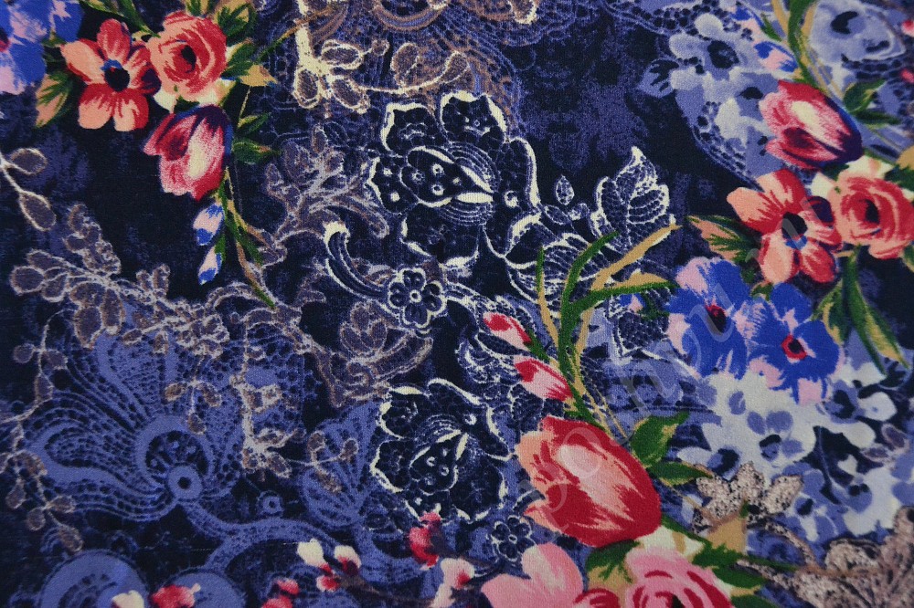 Плательная ткань синего оттенка с цветочным узором