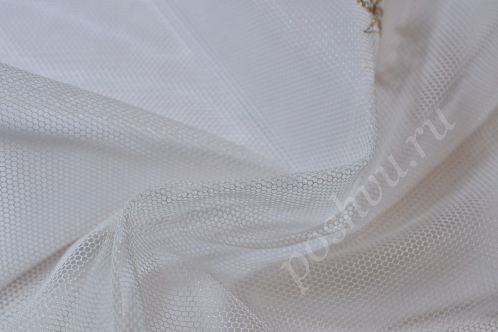 Ткань для штор сетка белого цвета с вышивкой кремового оттенка
