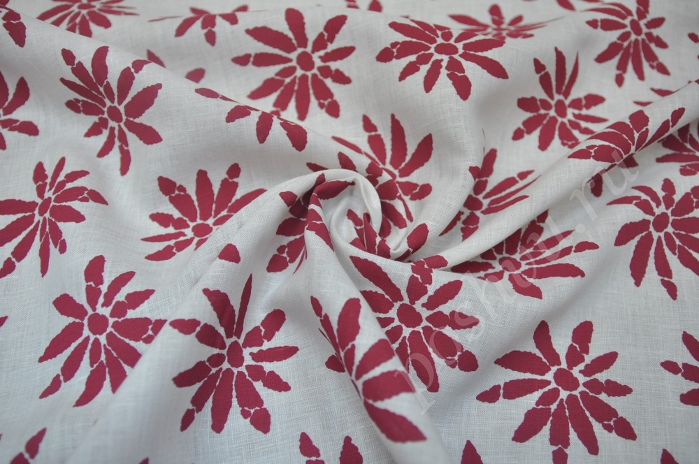 Льняная костюмная ткань бело цвета с красными цветами