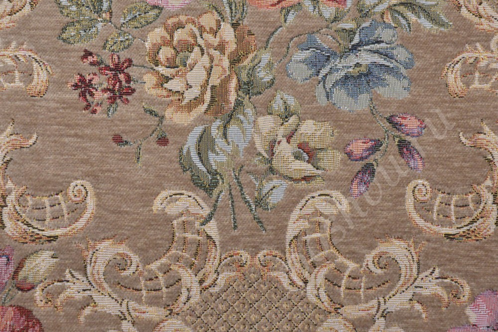 Ткань для мебели шенилл бежевого оттенка с цветами и орнаментом