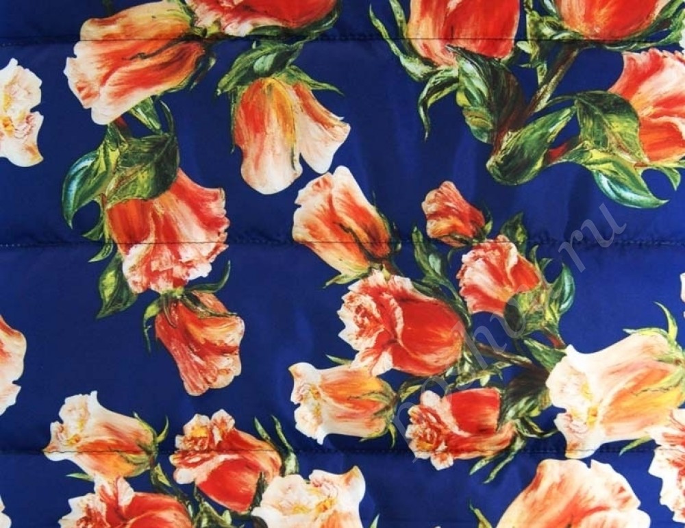 Курточная стеганая ткань синего цвета с цветами