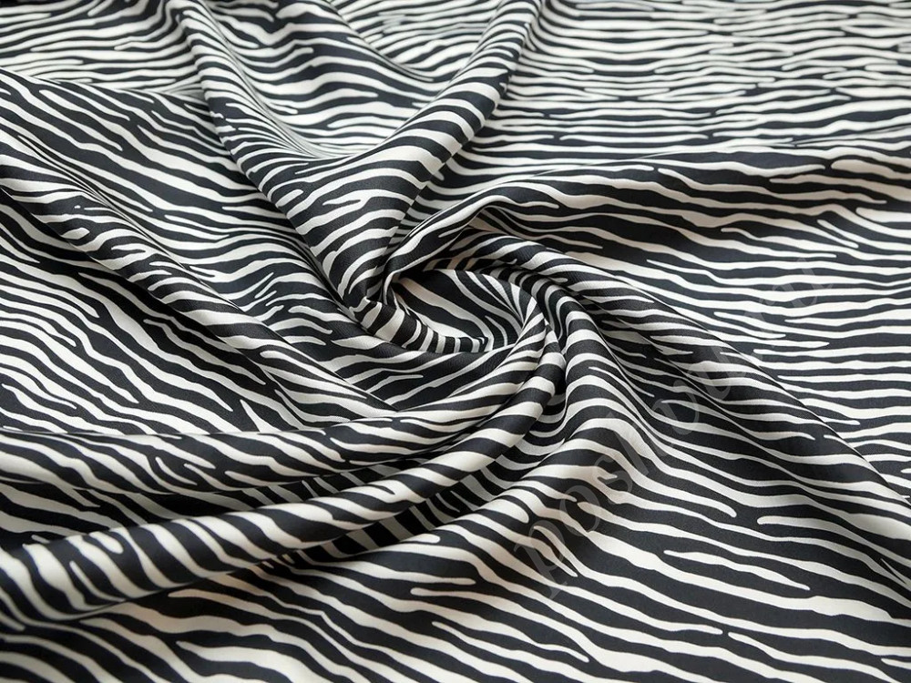 Шелк-твил блузочно-плательный черно-белого цвета с рисунком "зебра"