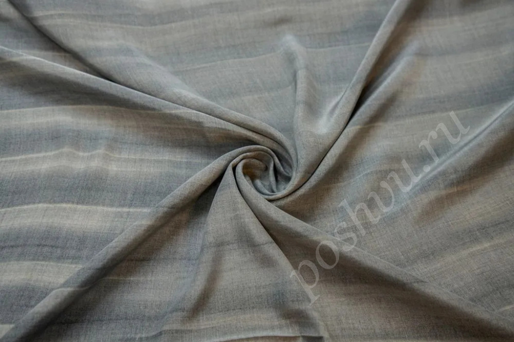 Шелк блузочно-плательный серого цвета с абстрактными полосами (74г/м2)