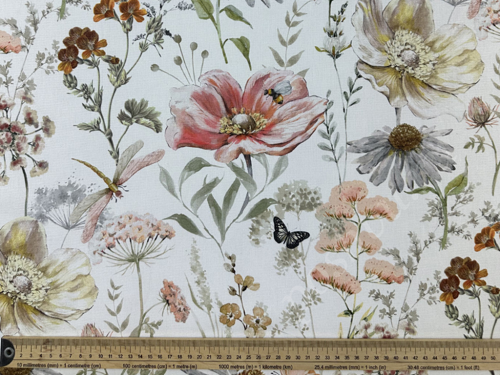 Портьерная ткань рогожка ELEGANCE бежевые полевые цветы на белом фоне