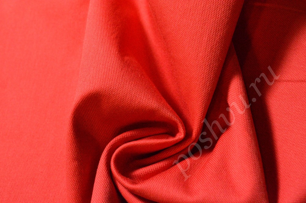 Ткань костюмная роскошного красного оттенка