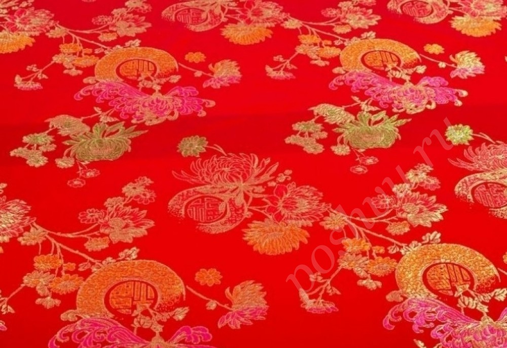Китайский шёлк алого цвета с орнаментом