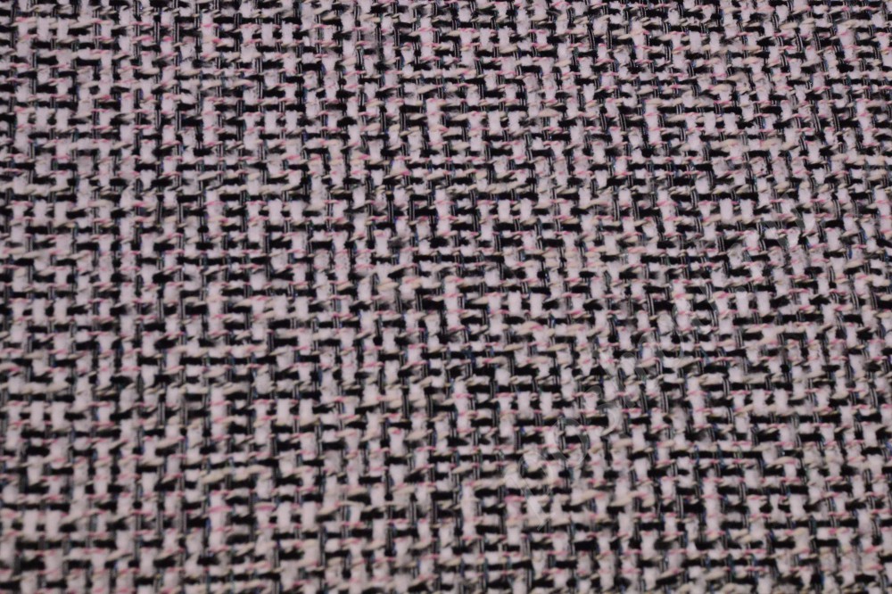 Шикарная шерстяная ткань с геометрическим принтом