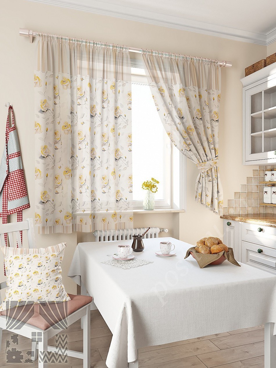 Лёгкий романтический комплект готовых штор для кухни в бежевых тонах с флористическим принтом