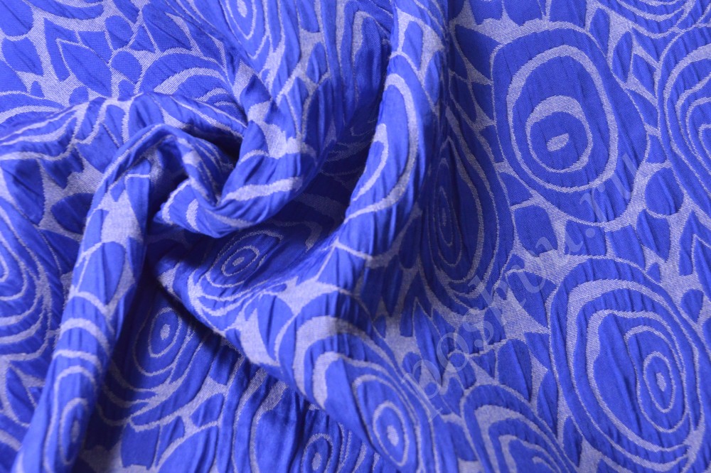 Жаккардовая ткань синего цвета с эффектом жатки
