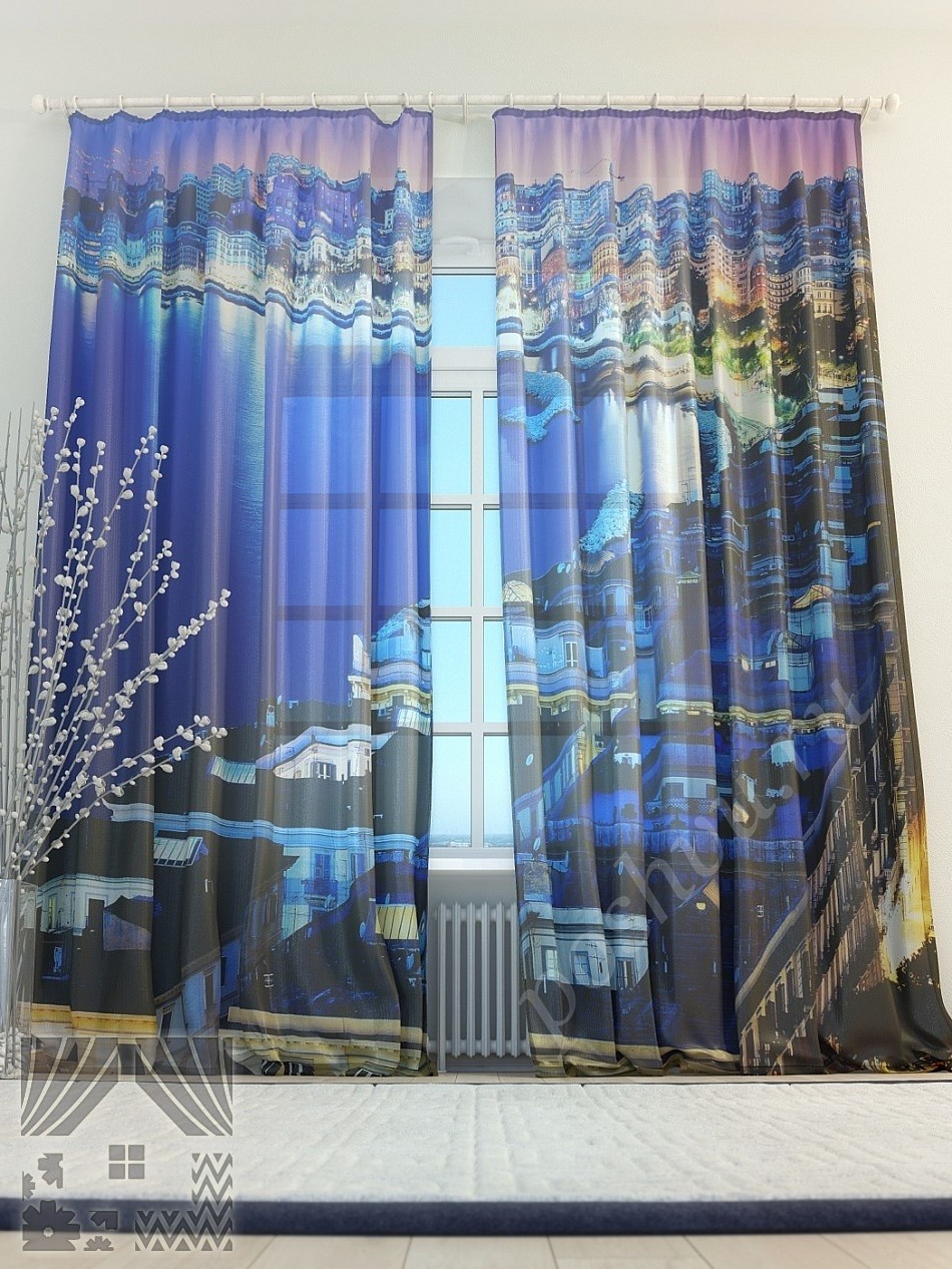 Тюль оформленный фотопечатью с изображением морского побережья с отелями в ночное время для гостиной или спальни