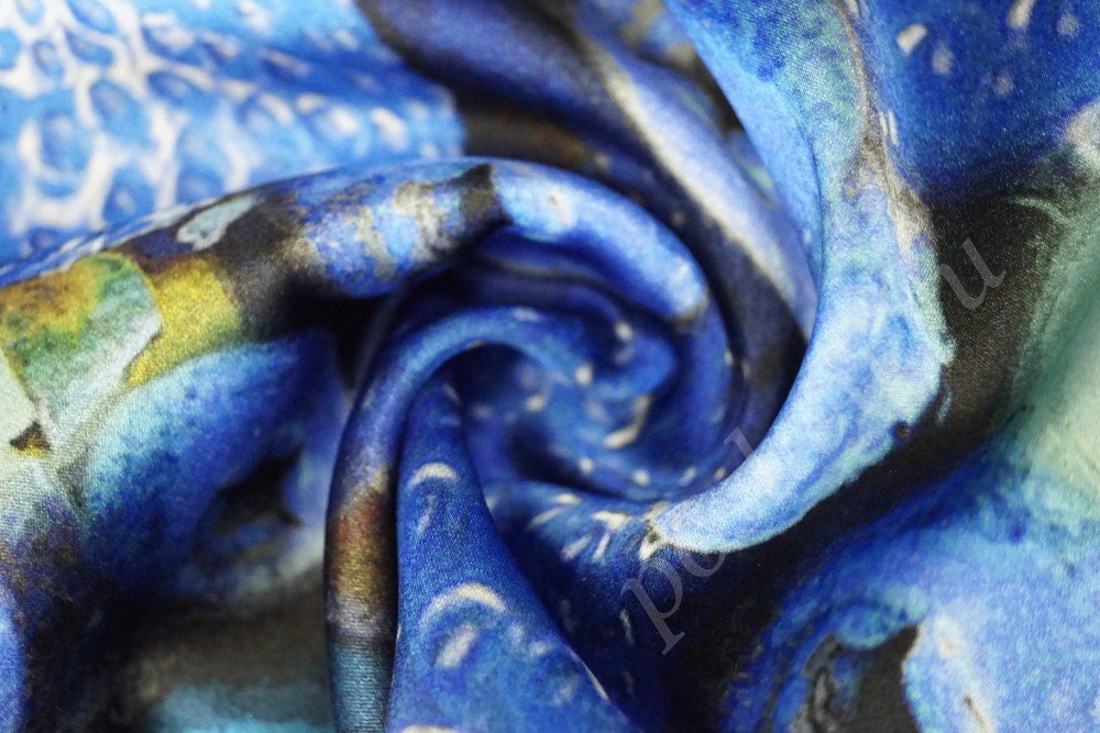 Ткань плательная в сине-голубом оттенке с рисунком