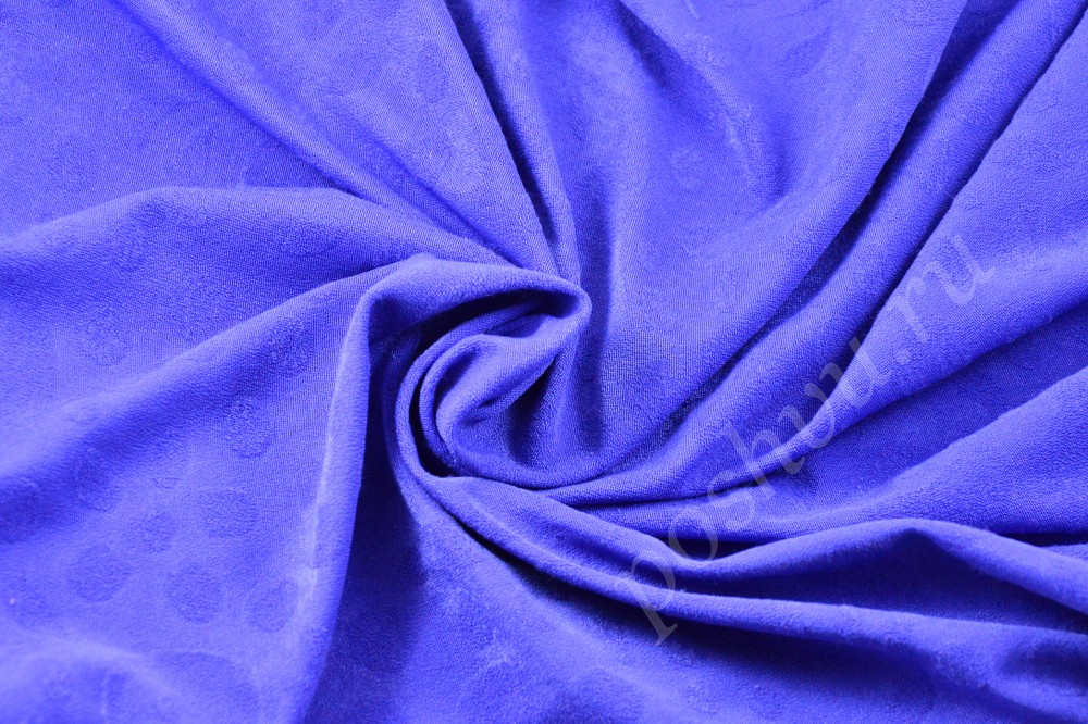 Яркая трикотажная ткань синего цвета