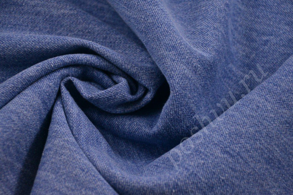 Классическая джинсовая ткань голубого цвета