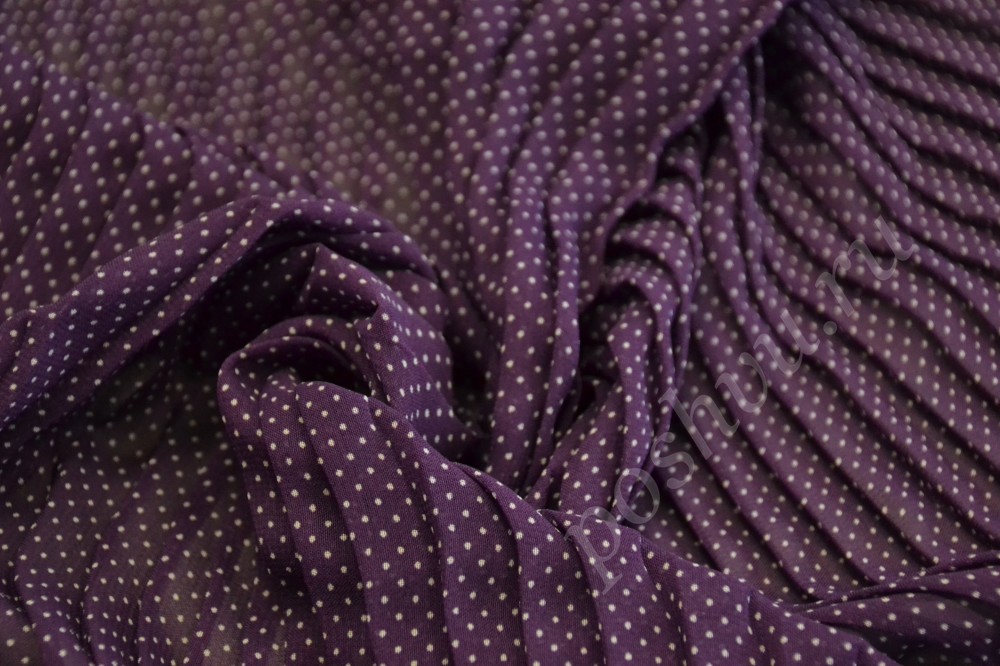 Ткань плиссе пурпурного цвета в белый горошек