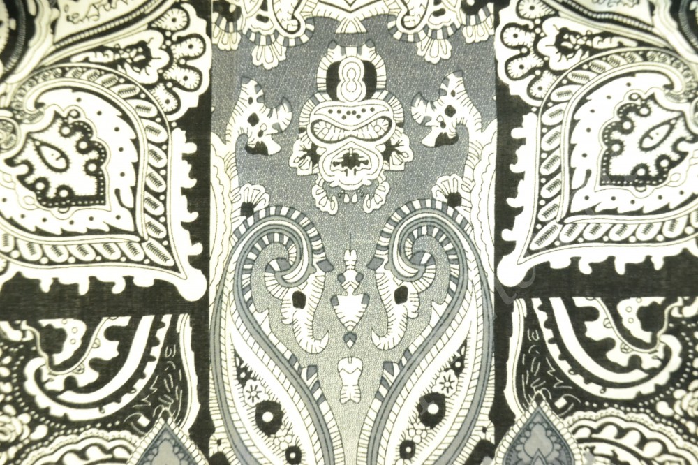 Хлопковая ткань с необычным узором чёрного, серого и белого цвета