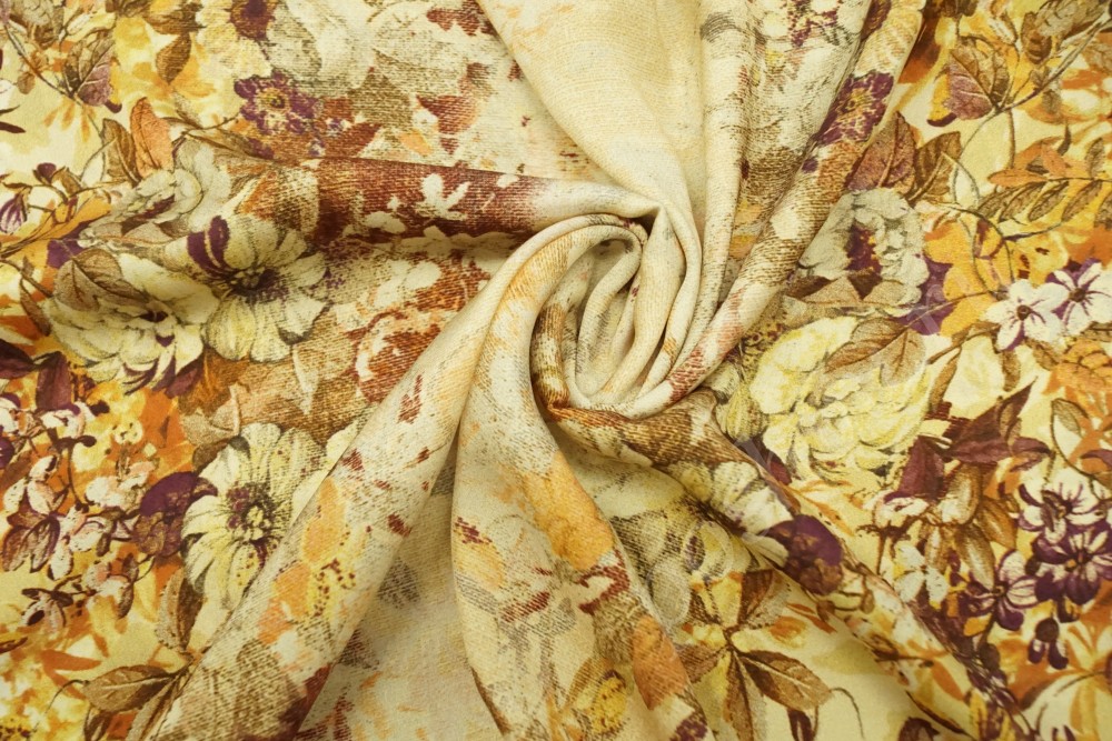 Ткань шифон коричнево-песочного оттенка в цветы