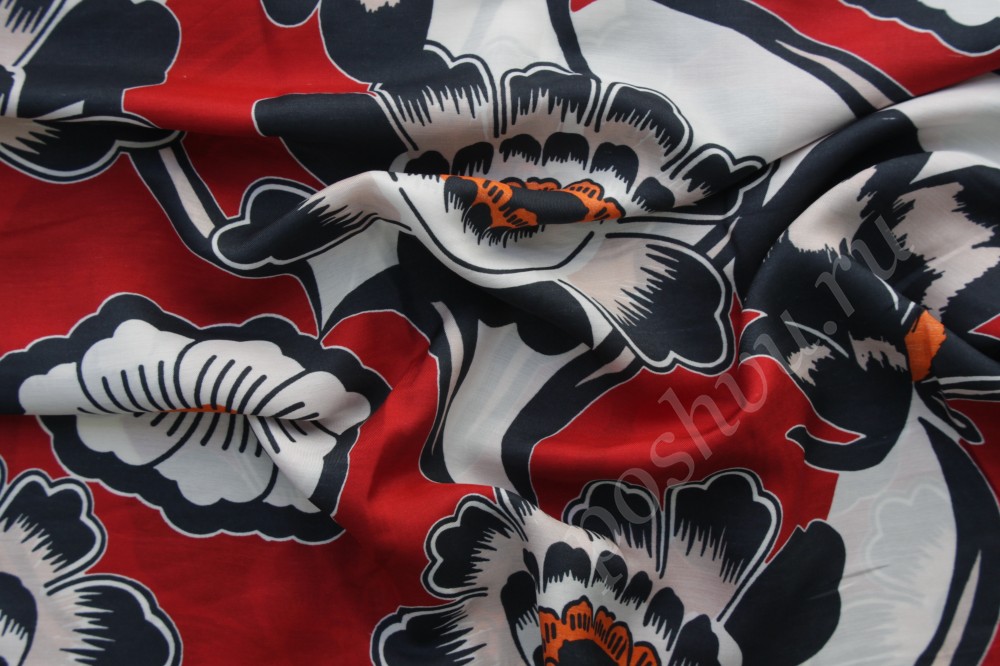 Блузочная ткань с крупными цветами
