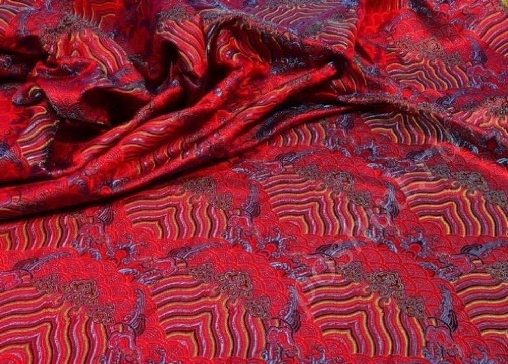 Китайский шёлк красного цвета с узором