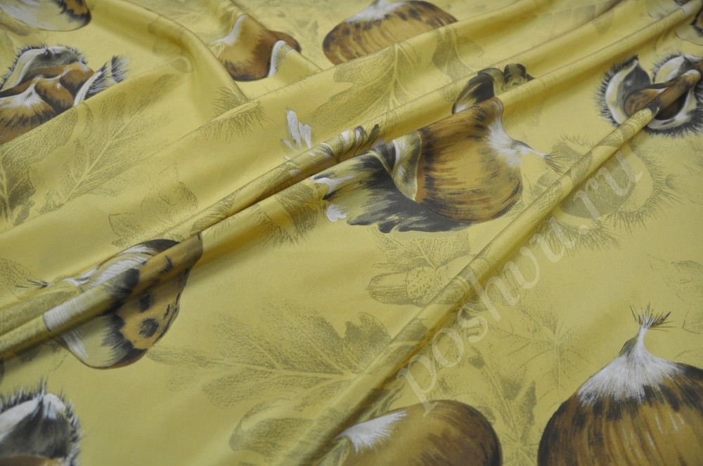 Шелковая креповая ткань желтого цвета с орешками