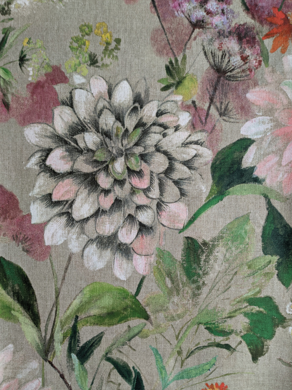 Портьерная ткань рогожка BIANCA крупные цветы на бежевом фоне в стиле акварель (раппорт 64х74см)