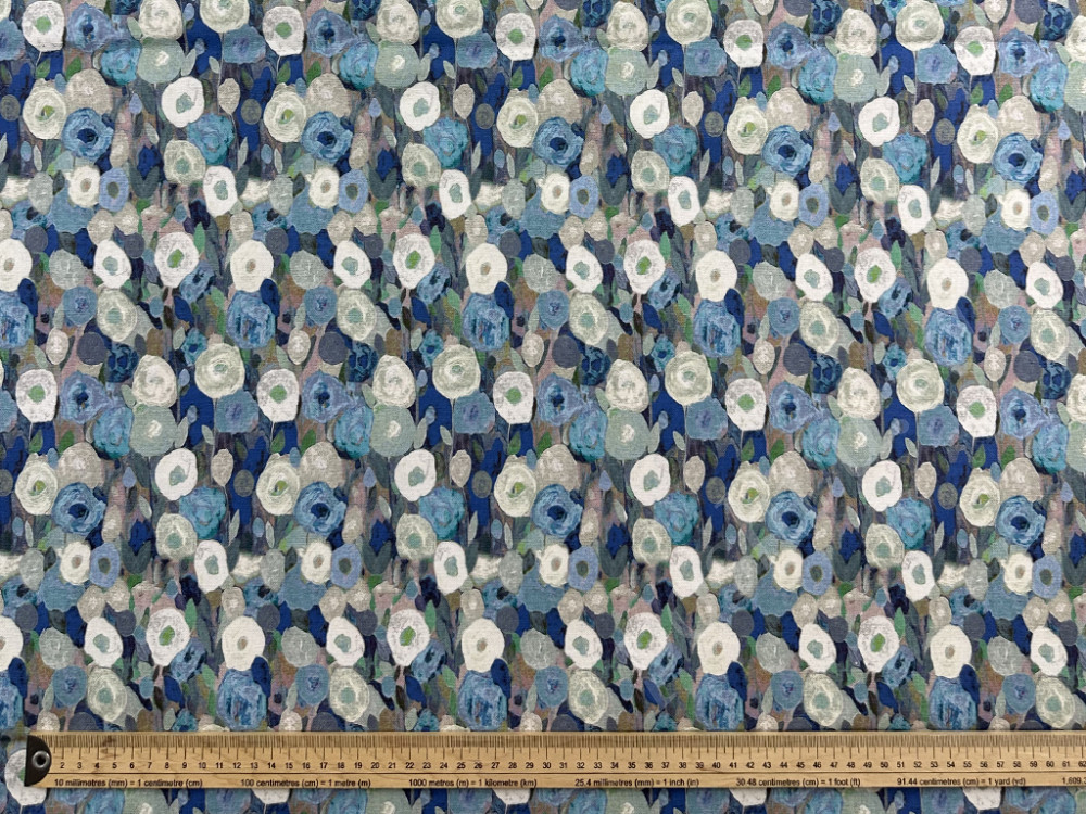 Портьерная ткань рогожка JACKIE стилизованные сине-бело-голубые цветы