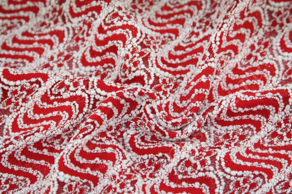 Ткань красный трикотаж с оригинальной вышивкой и стразами со скидкой
