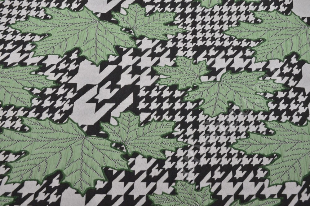 Жаккардовая ткань чёрно-белого цвета с кленовыми листьями