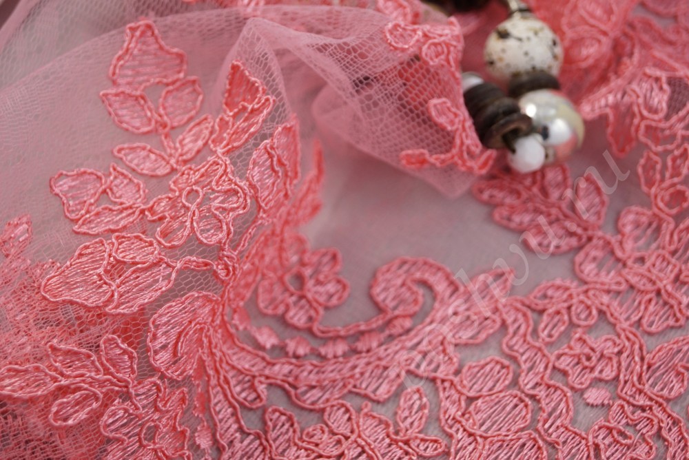 Ткань кружево на сетке розового цвета