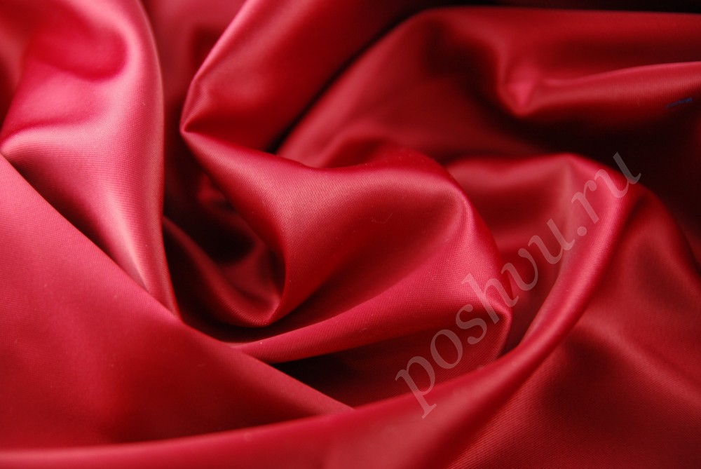 Провокационная атласная ткань красного цвета со скидкой