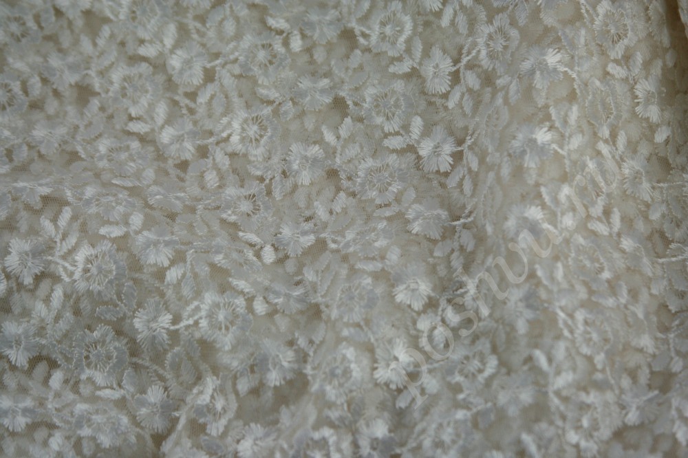 Ткань кружевная белая Айвори со скидкой