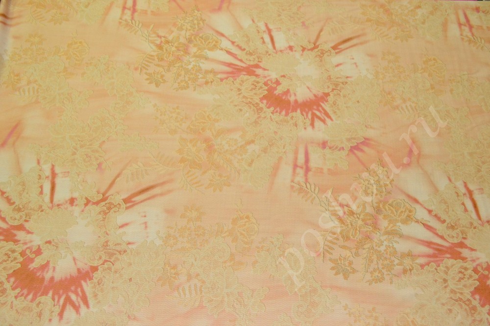 Ткань шерсть персикового цвета в нежный цветочный узор