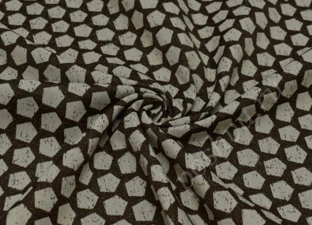 Скатертная ткань с геометрическим принтом коричневого цвета