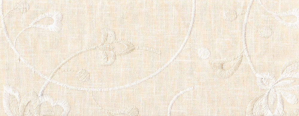 Портьерная ткань с вышивкой GLOSS флористический орнамент в форме окружности на кремовом фоне