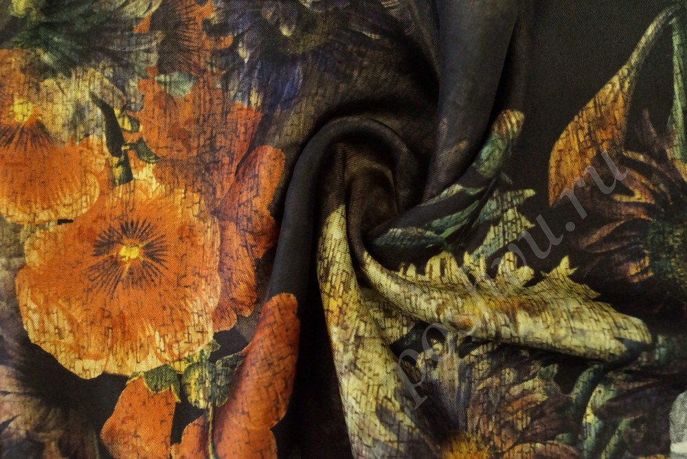 Ткань шелк черного оттенка с цветочным рисунком