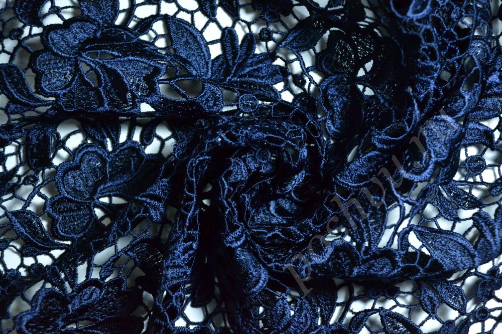 Кружевная ткань тёмно-синего цвета с узором