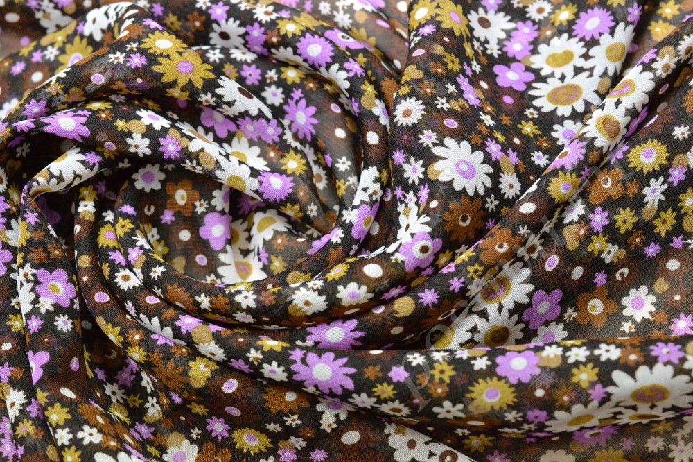 Ткань шифон набивной черного цвета в мелкие цветы коричневого, белого и сиреневого оттенка