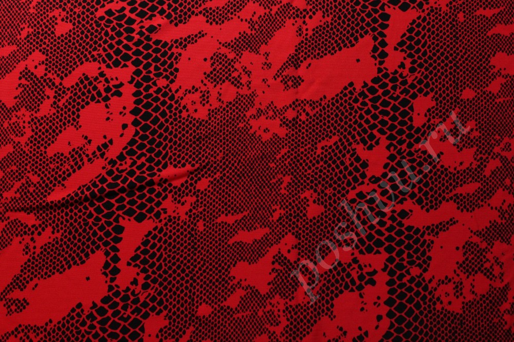 Ткань трикотаж в красно-черный змеиный узор