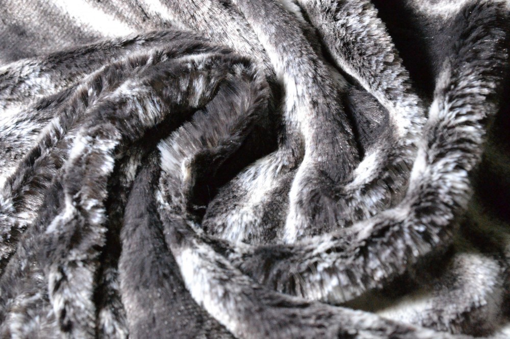 Ткань мех набивной черного цвета с белыми полосами
