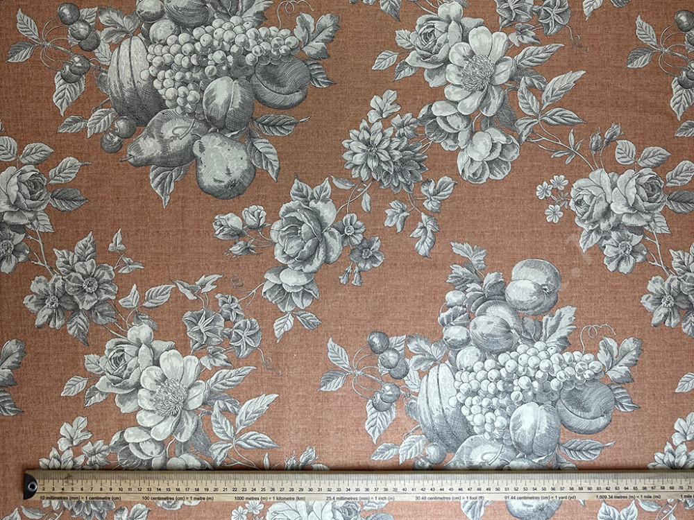 Портьерная ткань рогожка HENRIETTA цветы и фрукты на коралловом фоне в английском стиле (раппорт 66х70см)