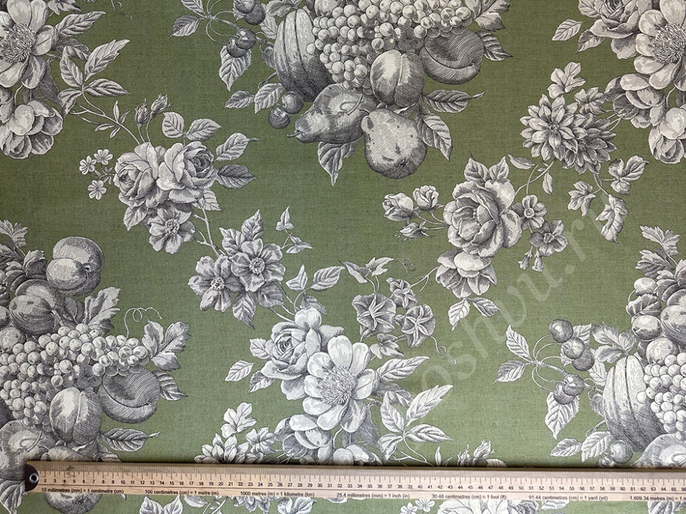 Портьерная ткань рогожка HENRIETTA цветы и фрукты на зеленом фоне в английском стиле (раппорт 66х70см)