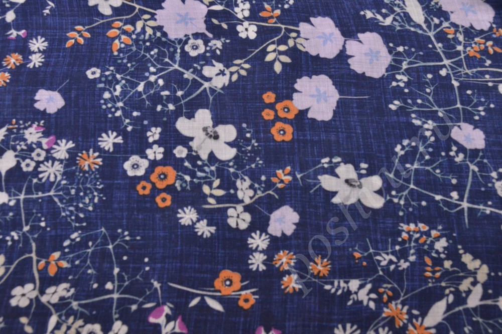 Штапельная ткань синего цвета с цветочным принтом