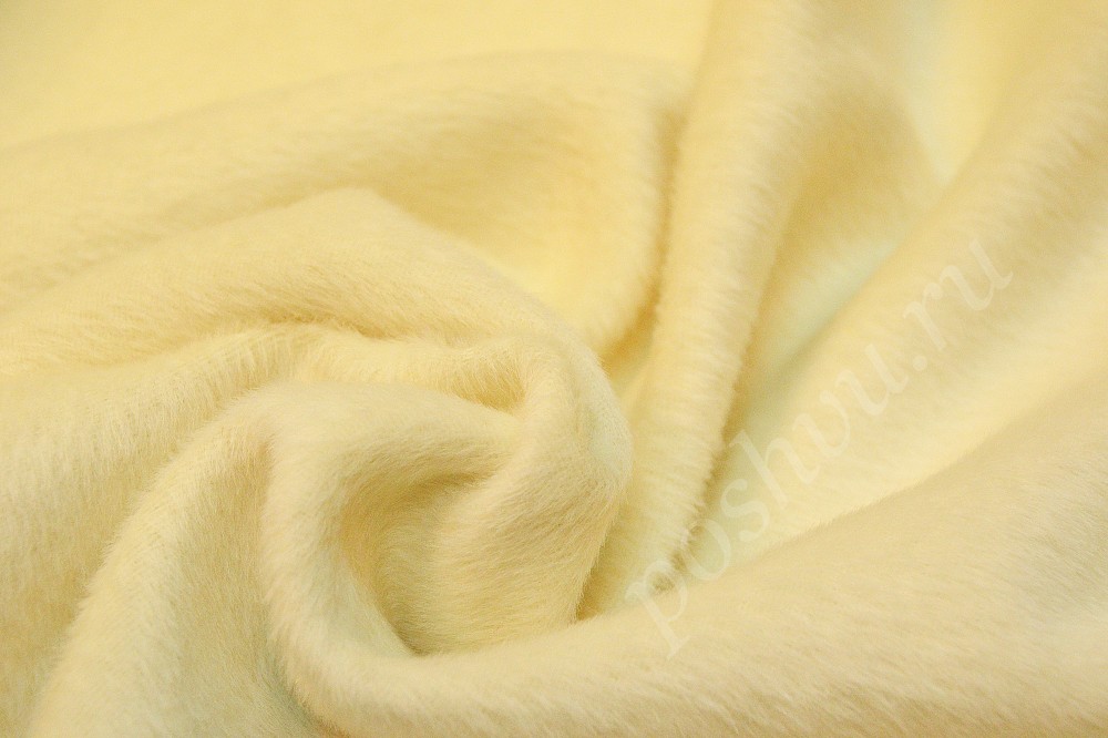 Ткань пальтовка альпака светло-кремового оттенка