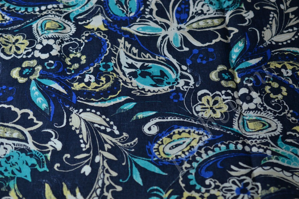 Ткань лен темно-синего оттенка в сине-белые цветы
