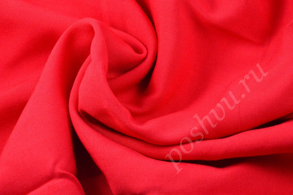 Ткань однотонный штапель насыщенного красного цвета