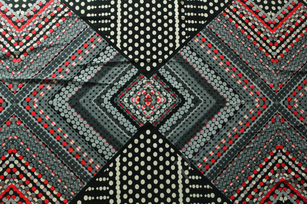 Ткань трикотаж черного оттенка в белый, серый, красный и черный горох