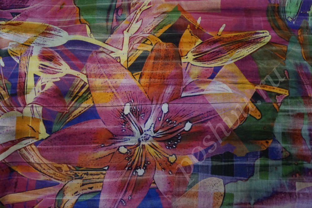 Ткань батист с ярким цветочным принтом