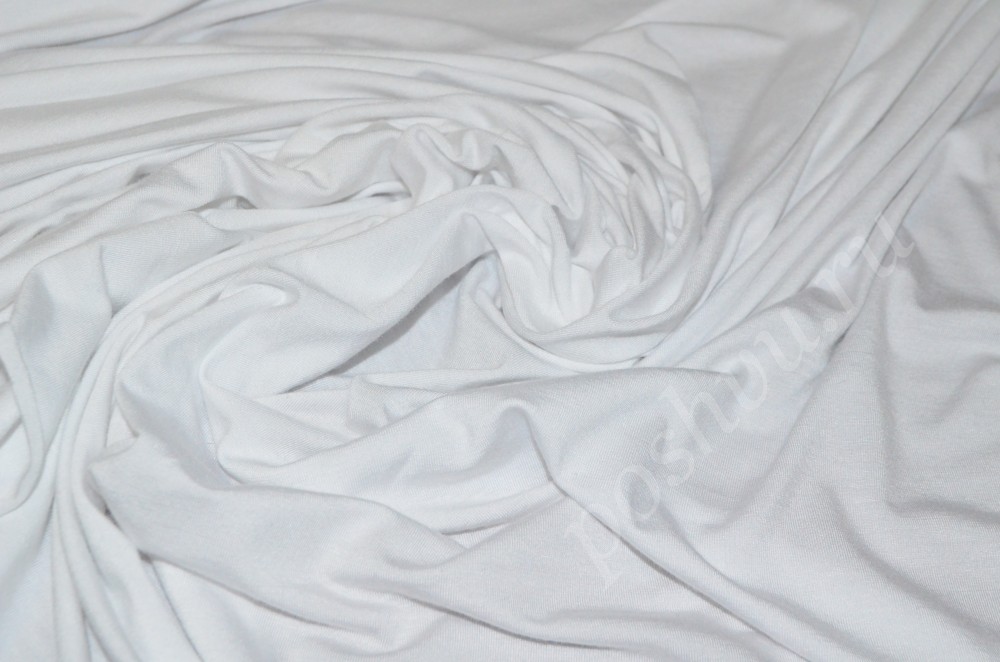 Ткань плательно-футболочный трикотаж кипельно-белого оттенка