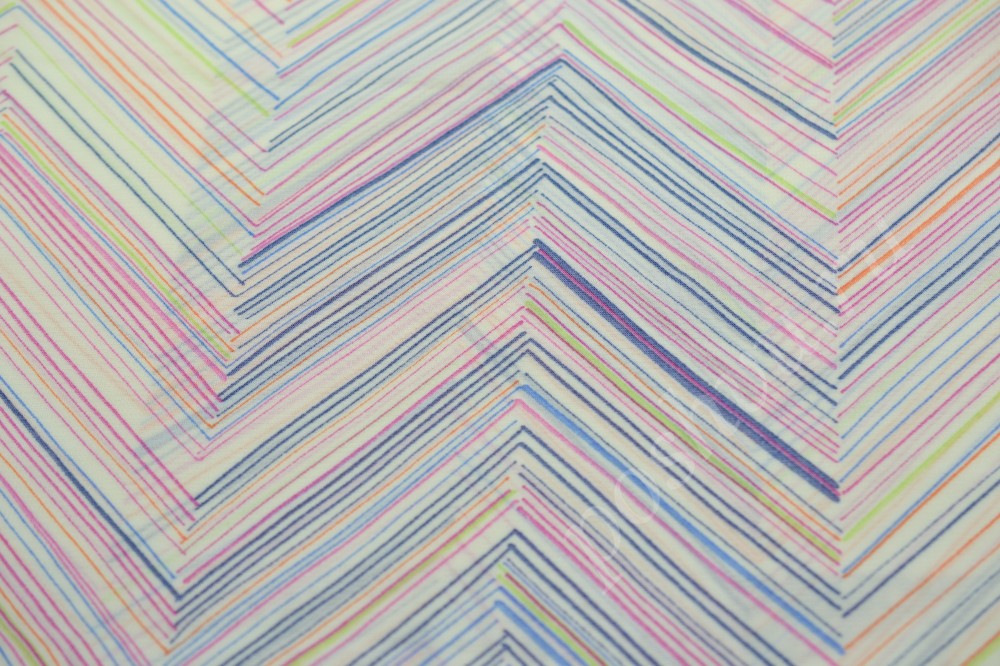 Ткань вискоза плательно-блузочная Разноцветные зигзаги