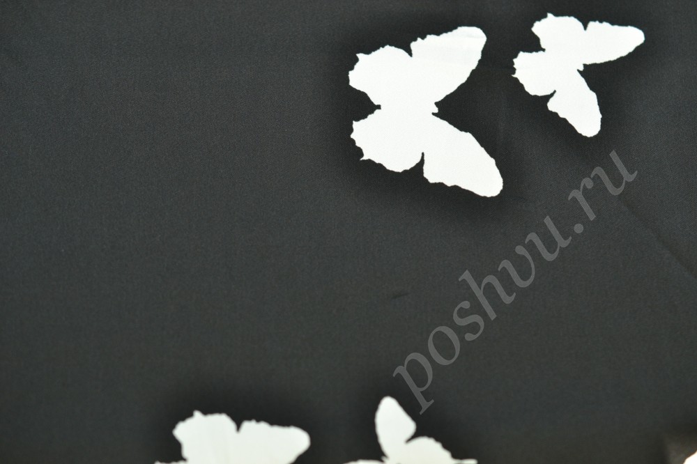 Ткань вискоза плательно-блузочная черного цвета в белых бабочках